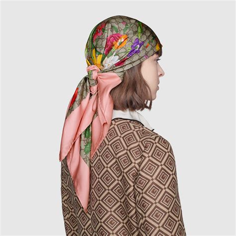 foulard gucci accornero usati|Foulard in seta con stampa GG Flora in rosa .